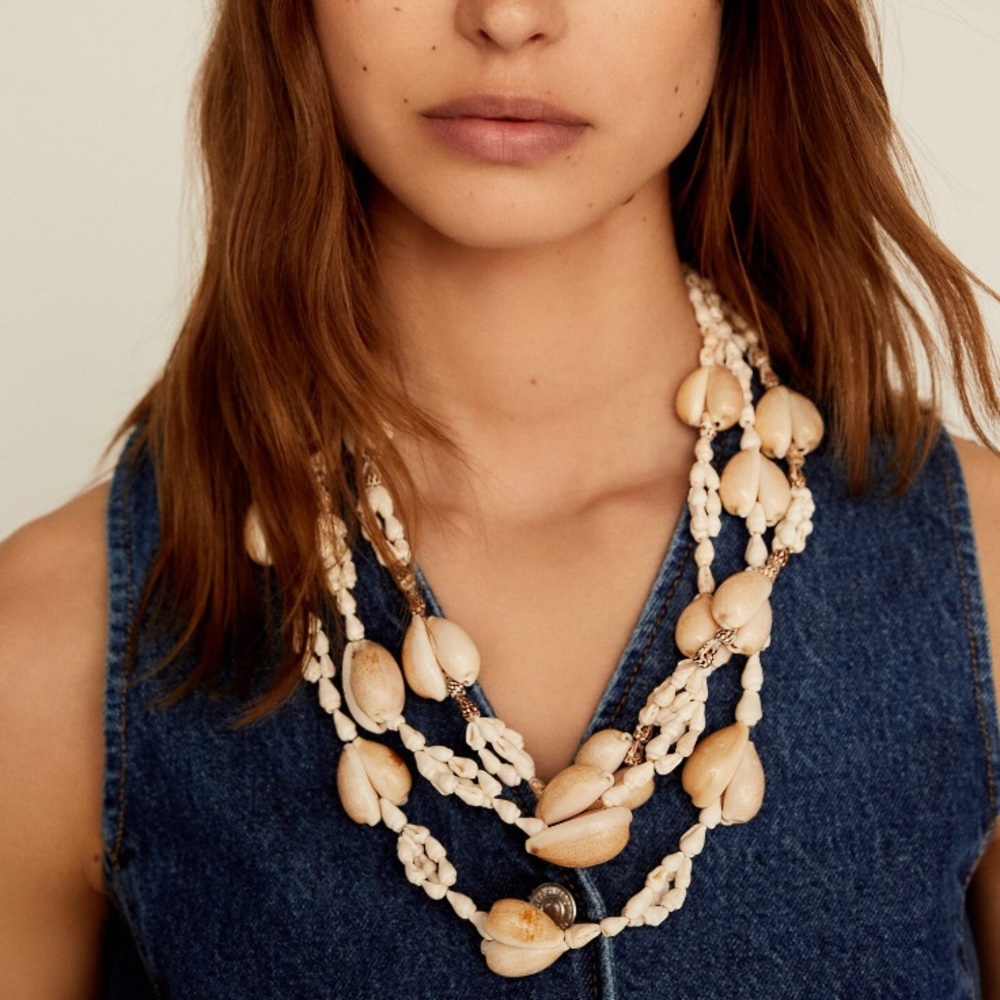 Shells Bead Necklace - Picture 2 of 2
